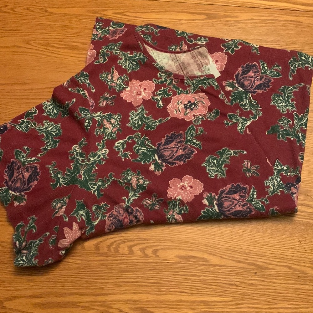 Top ladies plus size maroon short slv side slits flowered maroon Sz 6X